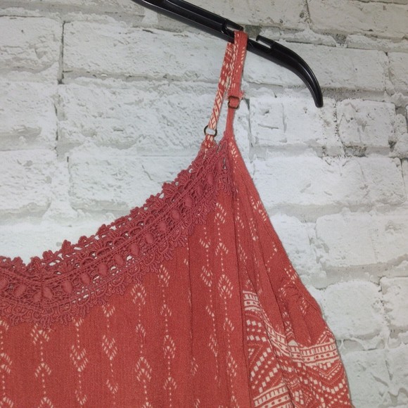 Forever 21 Top Womens Medium Short Sleeve Crochet Boho Cold Shoulder - Picture 2 of 7